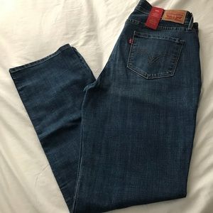 Women’s NWT 525 Levi’s jeans size 12